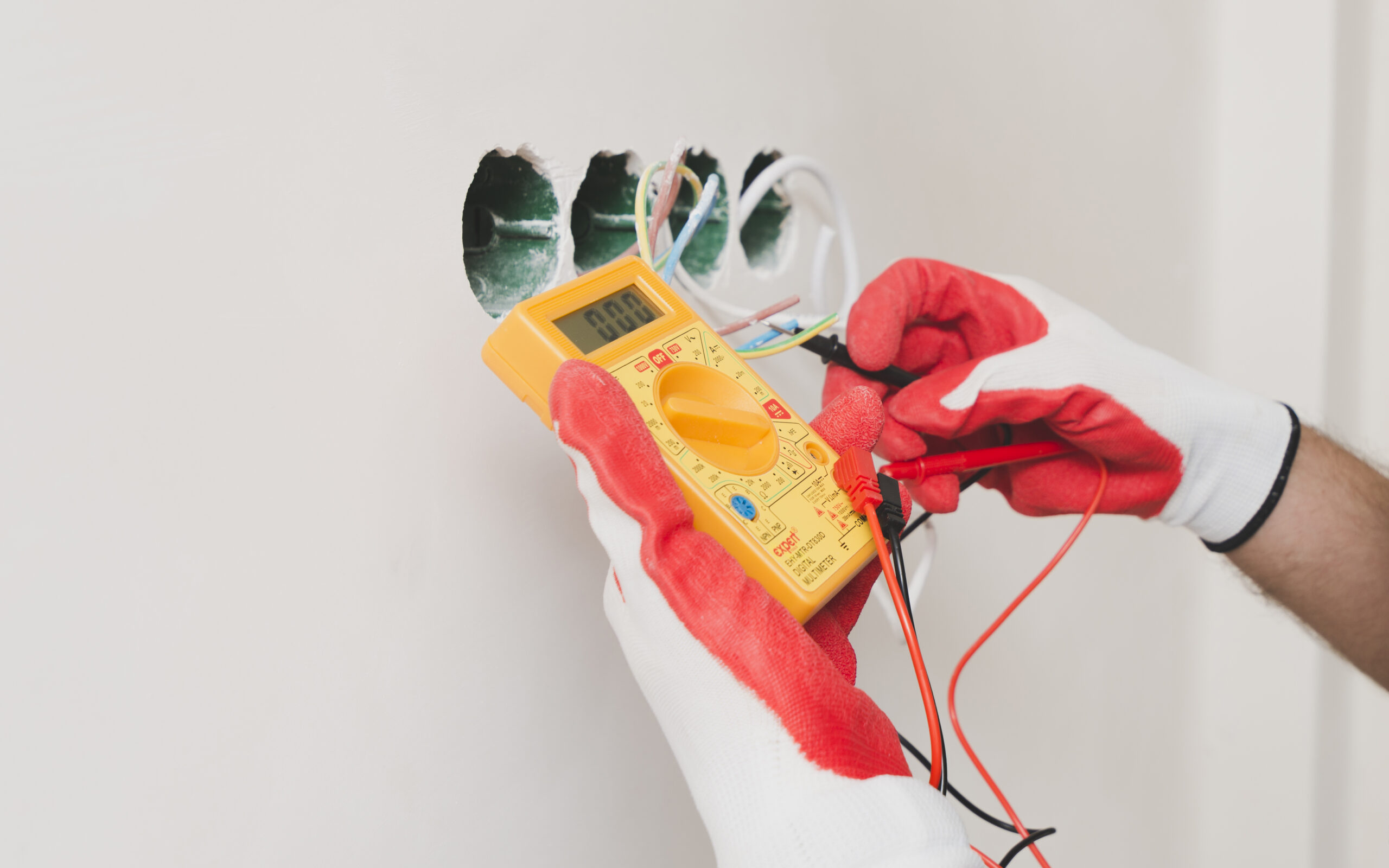 electrician-measuring-voltage